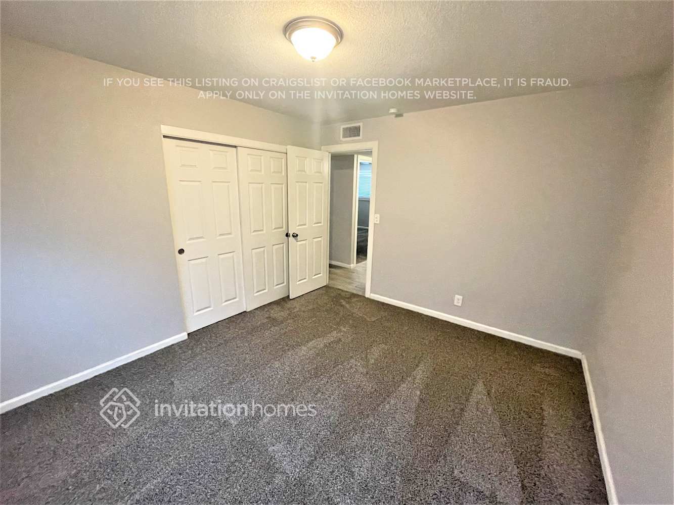 Building Photo - 943 E Manhatton Dr