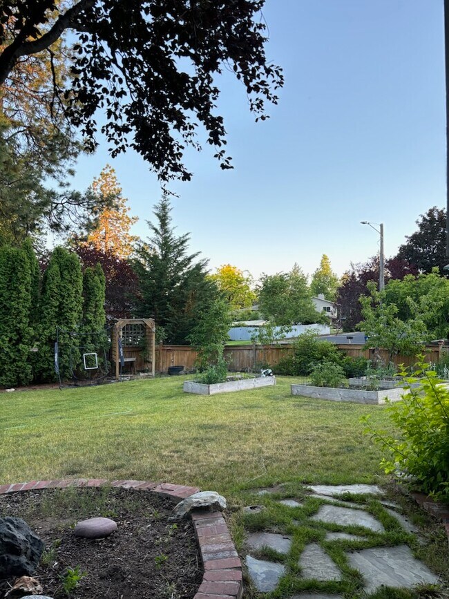 Building Photo - 4903 S Madelia St