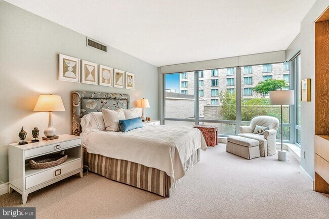 Building Photo - 1111 23rd St NW