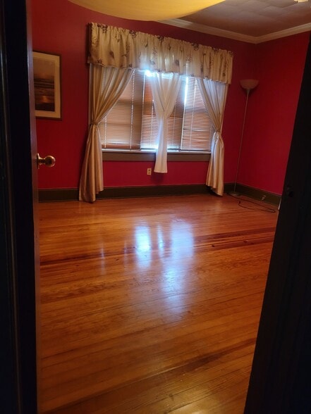 Building Photo - 206 N McCaskey Rd