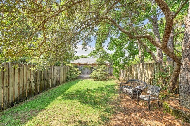 Building Photo - 42 Vía Largo