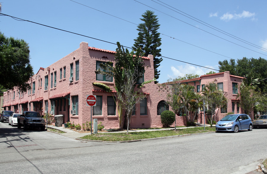 Primary Photo - Spanish Oaks Apartments