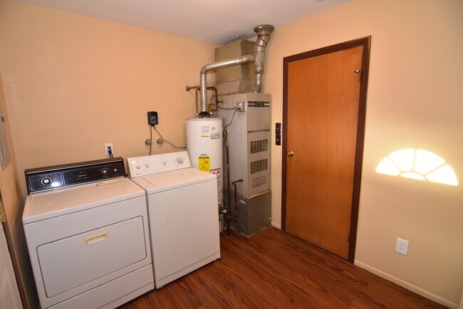 Building Photo - 121 Pheasant Trail