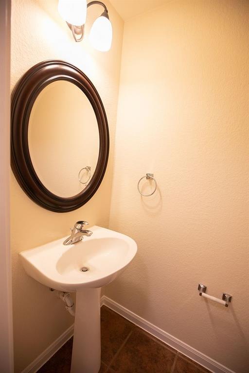 Building Photo - 717 S Frontier Ln