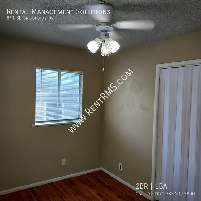 Building Photo - 841 SE Brookside Dr