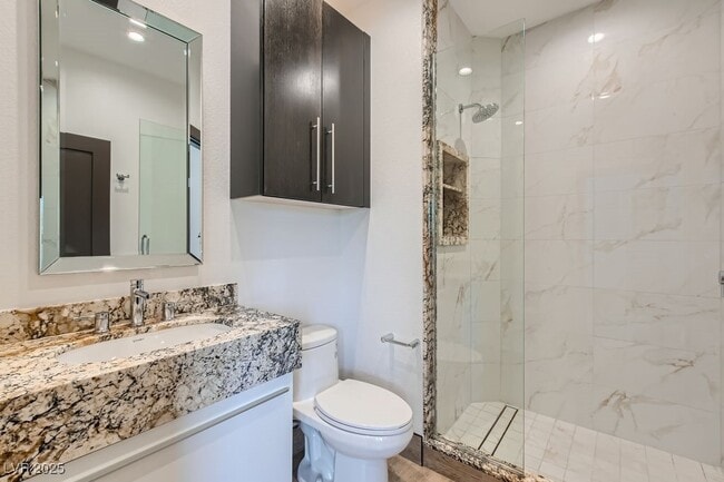 Building Photo - 729 Pinnacle Heights Ln