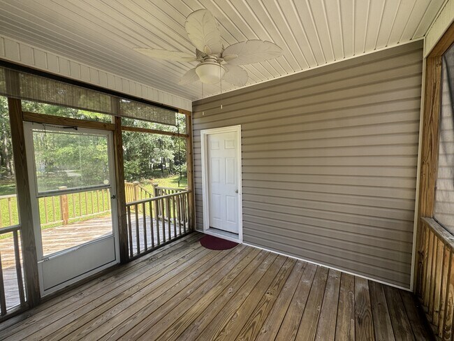 Building Photo - 210 Chadwick Shores Dr