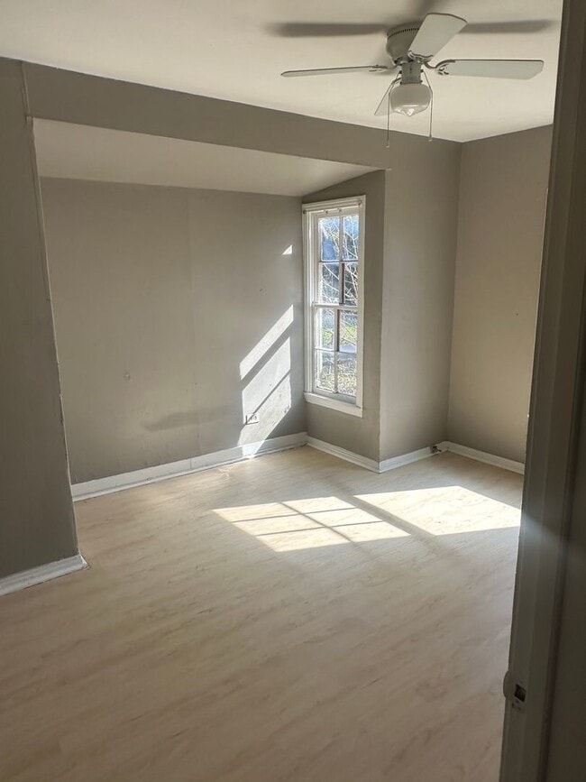 Building Photo - North Waco 3/1