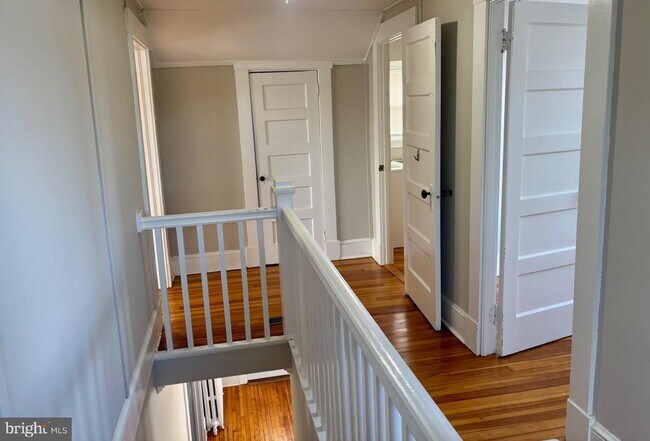 Building Photo - 2511 Charles St