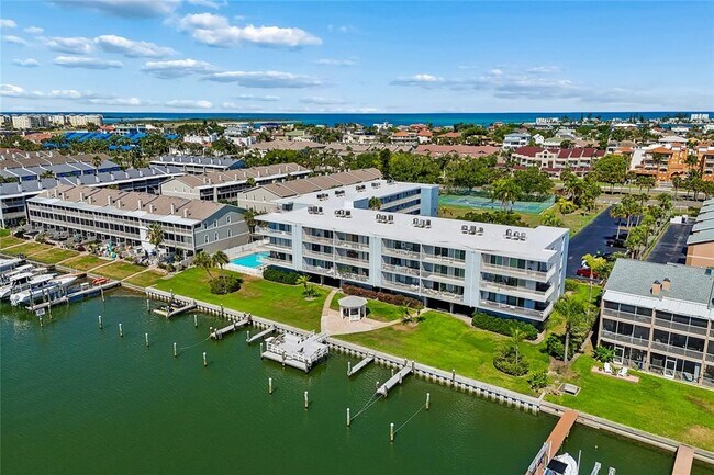 Building Photo - 719 Pinellas Bayway S