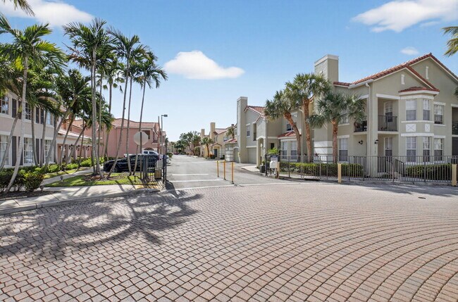 Building Photo - 501 Belmont Pl