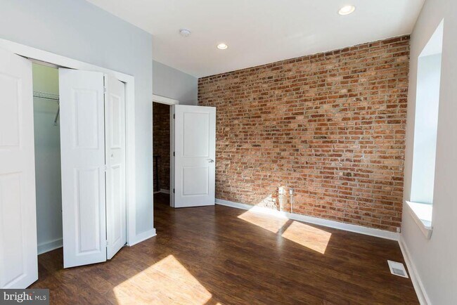Building Photo - 1314 N Newkirk St