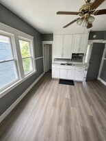 Building Photo - 2814 E 118th St