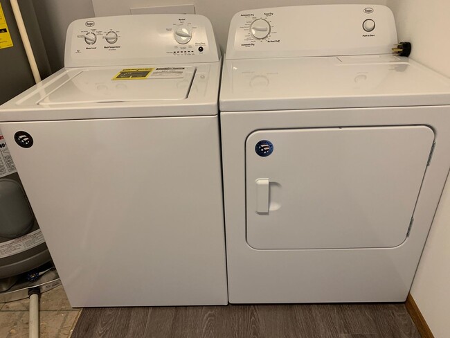 Building Photo - $500 off at Lipton Apartments – Your New H...