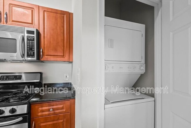 Building Photo - 12929 Centre Park Cir