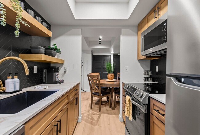 Building Photo - 2 BD & 2 BA | FURNISHED | TV and Internet Included | Pet Considered- Fees apply