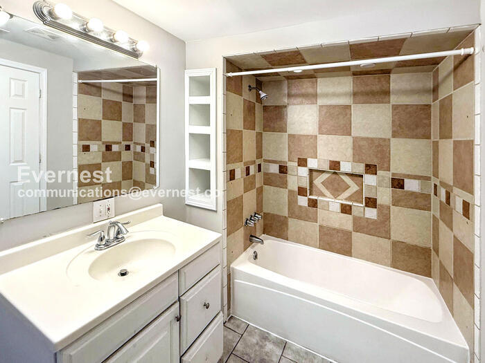 Building Photo - 115 Front St