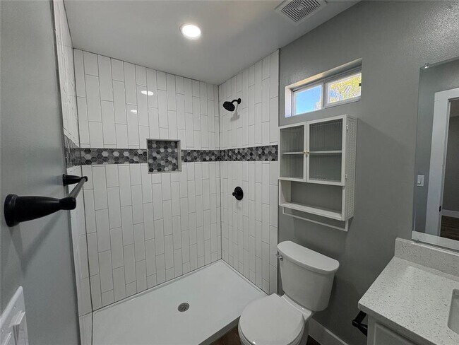 Building Photo - 6202 Hogan Ave