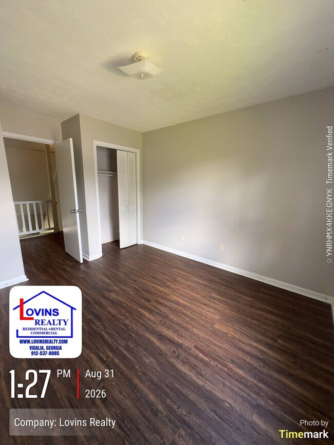 Building Photo - 406 Randolph Dr