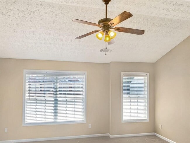 Building Photo - 3033 Kentmere Dr