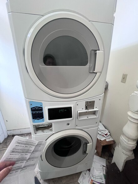 Building Photo - 1576 Tremont St