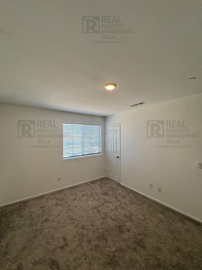 Building Photo - Spacious 3-Bedroom Home in the Desirable McSweeny Farms Community!