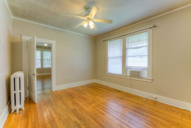 Building Photo - Charming 5BR/2.5BA Brick Bungalow in Vollintine-Evergreen