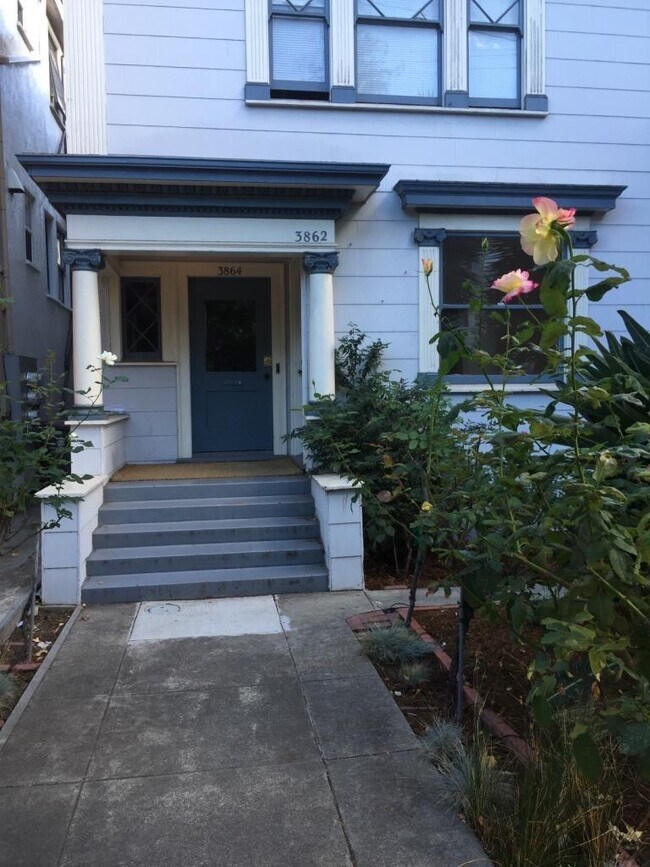 Primary Photo - 3864 Howe St