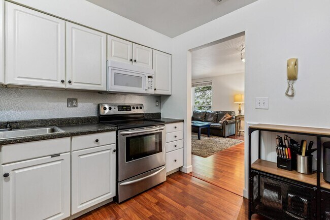 Building Photo - 2632 Park Ave