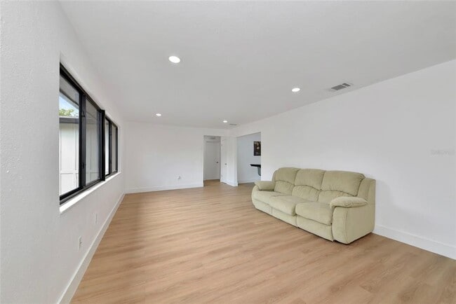 Building Photo - 2239 Worrington St