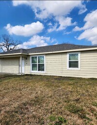 Building Photo - 2817 Rosemary Ln