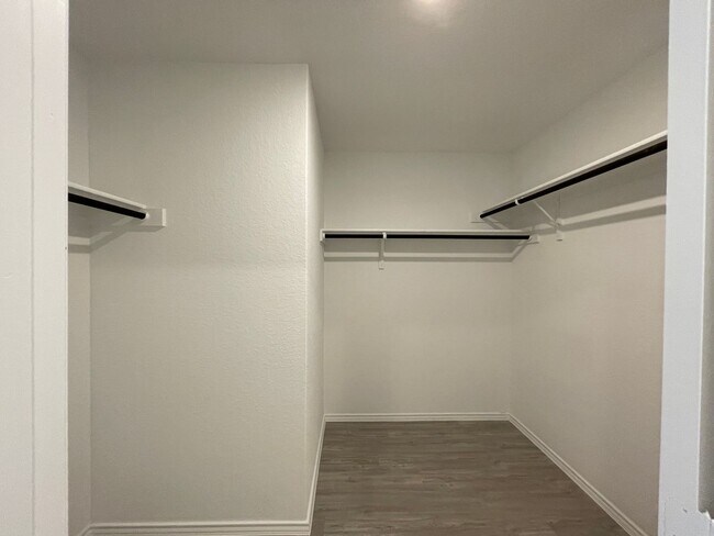 Building Photo - SINGLE FAMILY HOME FOR RENT