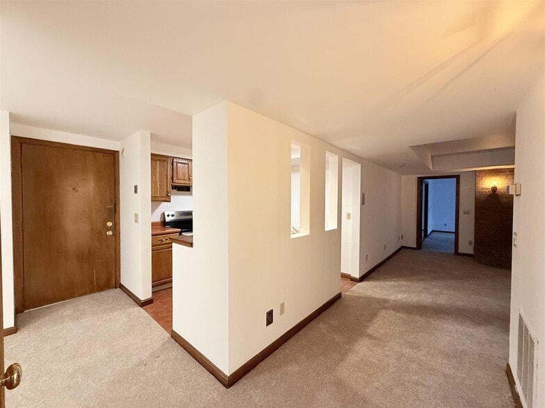 Building Photo - 175 Summer St