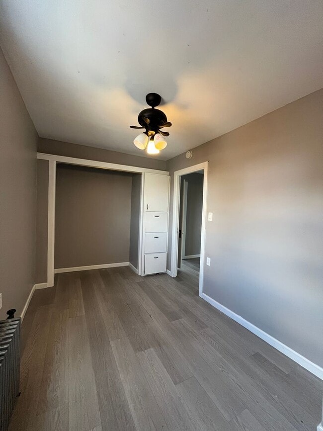 Building Photo - Beautifully remodeled single-family residence offers approximately 1,330 square feet of living sp...