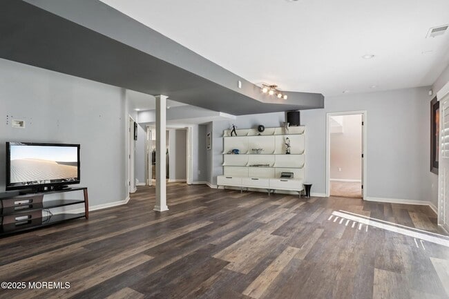 Building Photo - 211 Piper's Landing Ct