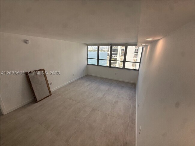 Building Photo - 11 11th St