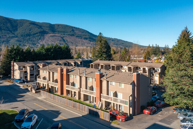 Building Photo - Mount Si