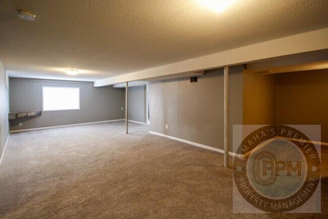 Building Photo - 12317 Weir St