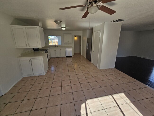 Building Photo - Nice size 4 Bedroom  2 Bath with 2 living ...