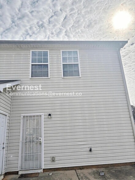 Building Photo - 8637 Thomas Rd