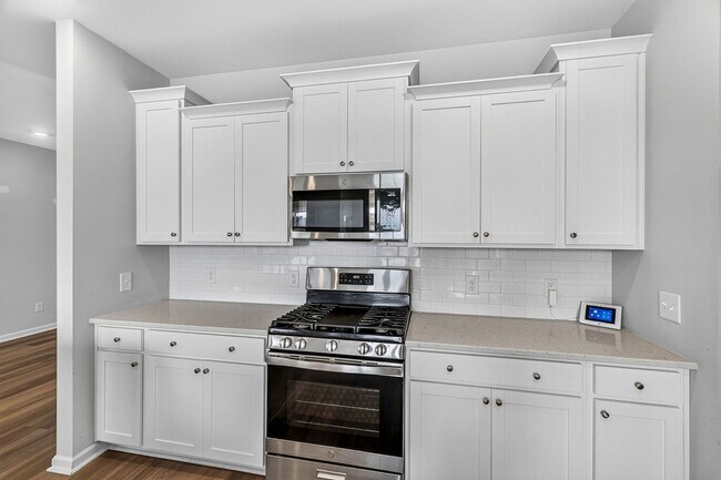 Building Photo - 204 Lake Minsi Dr