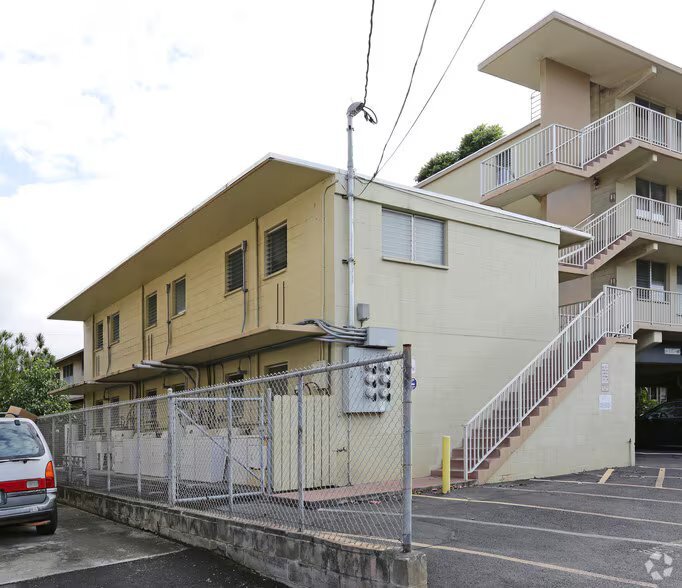 Building Photo - 24 Hi?aloa St