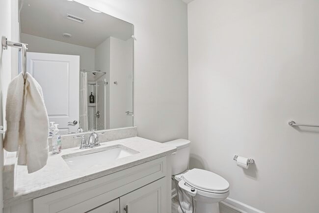 Building Photo - 4 Winslow Ln