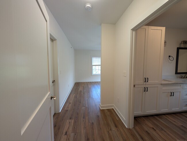 Building Photo - 138 Highland Ave