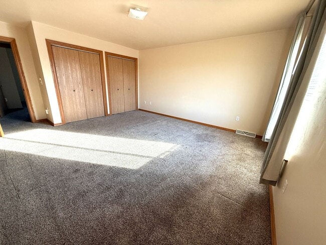 Building Photo - N184 State Park Rd