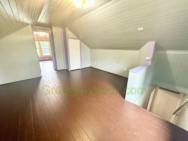 Building Photo - 2-Bedroom House with Fully Fenced Backyard...