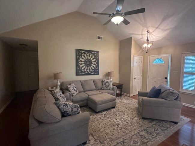 Building Photo - 4 Walnut Grove Cove