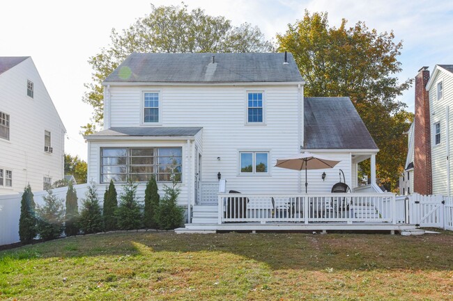 Building Photo - The Grennan Designer