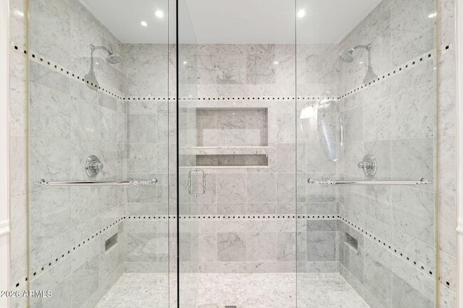 Building Photo - 2614 E Osborn Rd