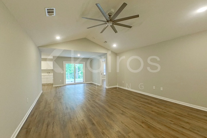 Building Photo - 132 Cottage Grove Rd